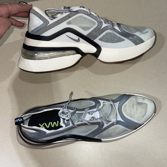 Brand new never work Nike Air Max 270 - Picture 5 of 5